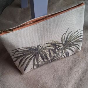 Cuyana  Travwl Size Cosmetic Bag